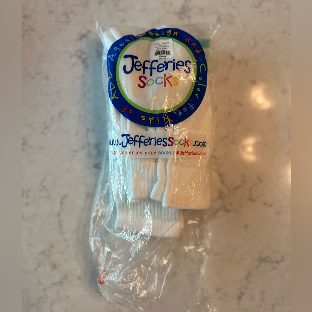 NWT. Jefferies Socks. White. 3 pairs total. Size L (fits shoes sizes 6-9).